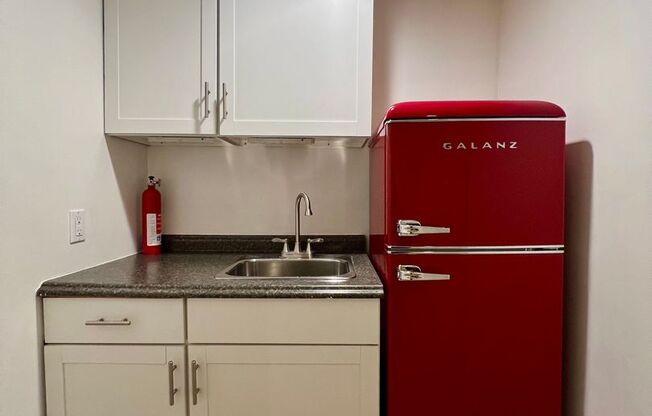 Cozy 1 bedroom with Kitchenette available now! - $1,900/mo