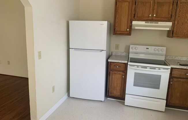 3 beds, 2 baths, $1,600