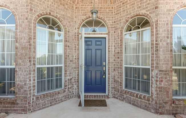 Immaculate 4 Bedroom in South Crestview!
