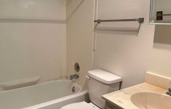 Studio, 1 bath, $625, Unit 1502-20