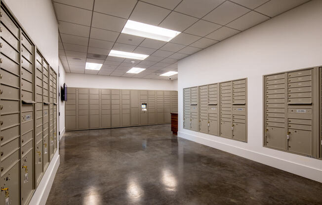 aston at gateway package lockers