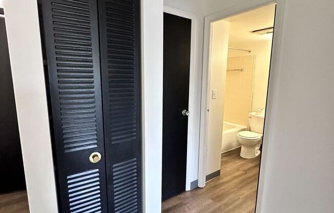 2 beds, 1 bath, 644 sqft, $975, Unit Pine Cone Village B-25