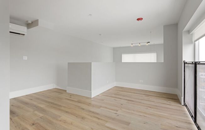 3 beds, 2 baths, 887 sqft, $2,950, Unit 510