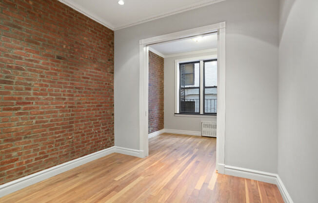 209 E 25th St