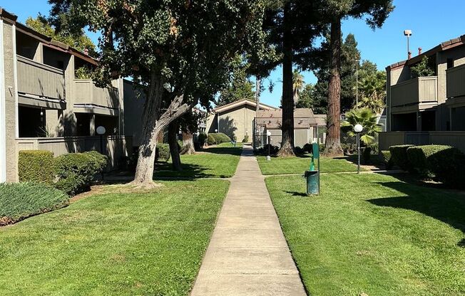 2 beds, 1 bath, 897 sqft, $1,795, Unit 07G