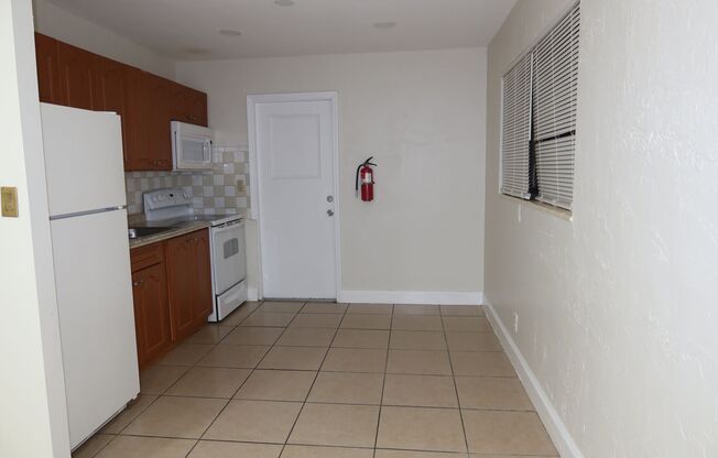 2 beds, 1 bath, $2,395