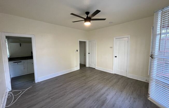 ECHO PARK studio ready to move in!!! Location, Location, Location!!