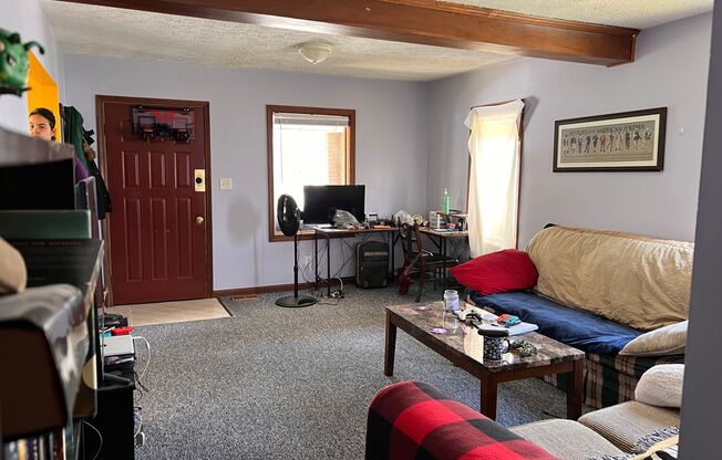 2 beds, 1 bath, $1,325