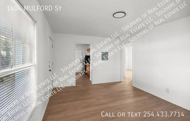 1404 MULFORD ST