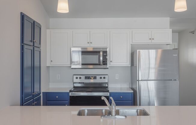 2 beds, 2 baths, 913 sqft, $1,275, Unit 4800-263