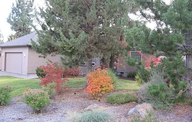 Single Level Home Near Rivers Edge Golf Course!