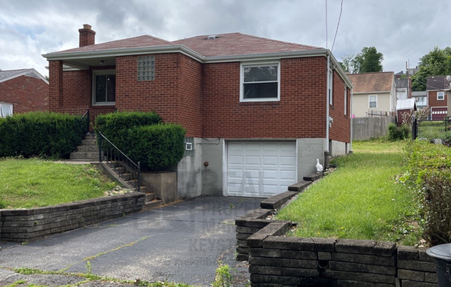 Perfect 3 Bedroom/1 Bath in Clairton!