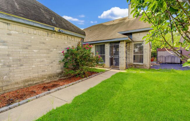 3bed/2.5 bath Home!