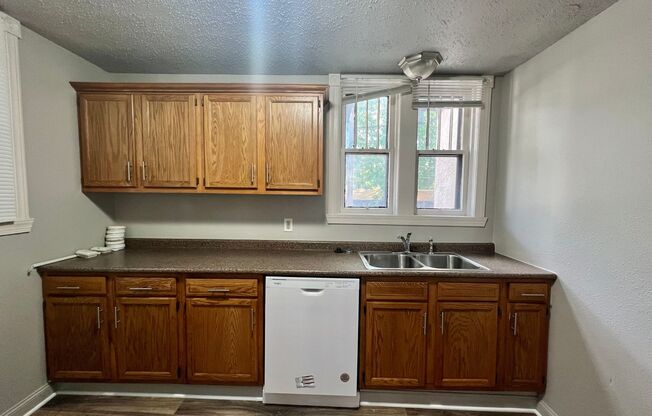 2 beds, 2 baths, $995