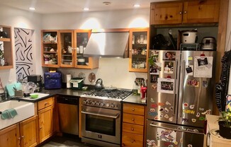 8 VALENTINE ST