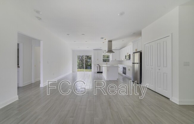 417 SAINT JOHNS LN