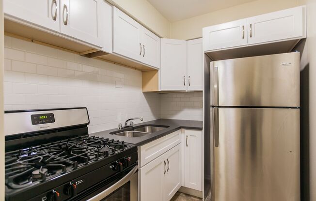 1 bed, 1 bath, 700 sqft, $1,725, Unit 220