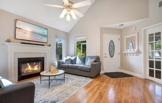 1216 WOODRIDGE CT