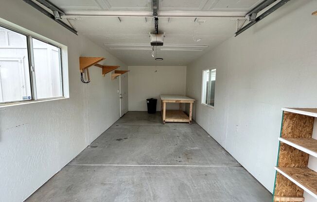 Heavily Upgraded N. Phx 4/2 w/Pool + 1 Car Garage!
