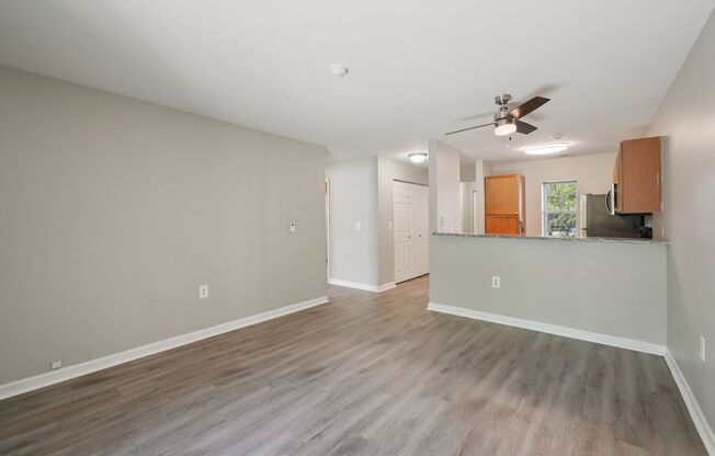 3 beds, 2 baths, 1,200 sqft, $1,899, Unit 04-40468