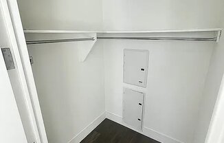 1 bed, 1 bath, 761 sqft, $4,100, Unit 40F