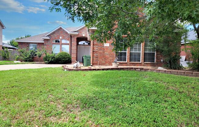3/BR, 2/BA Home with Spacious Layout & Large Backyard