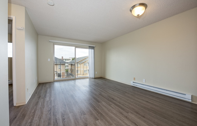 2 beds, 1 bath, 765 sqft, $2,295, Unit 108