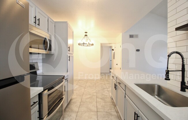 2 beds, 2 baths, 898 sqft, $1,595, Unit 228