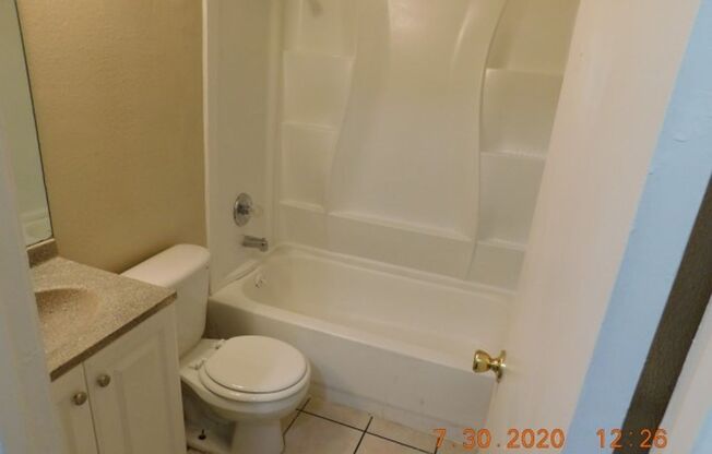 2 beds, 1 bath, $895