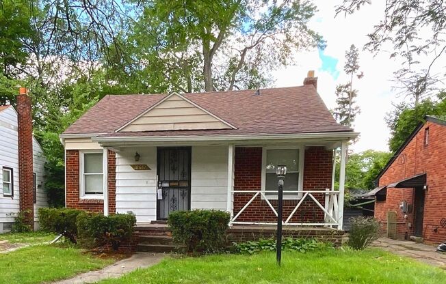 3 BEDROOM 1 BATH RANCH STYLE HOME MOVE IN READY! BRING YOUR SEC 8 PACKETS!!!
