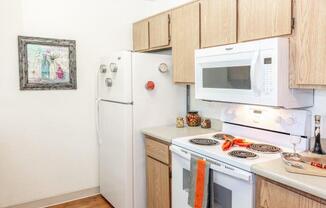 Kitchen Appliances at Bent Tree Apartments, Sacramento, 95842