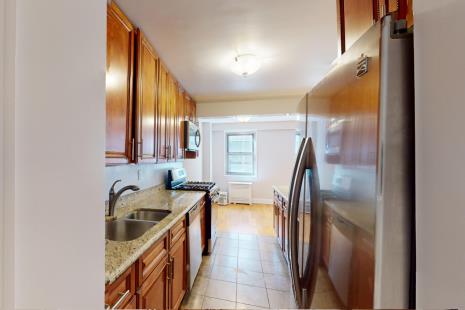 2 beds, 1 bath, $6,095, Unit 11J