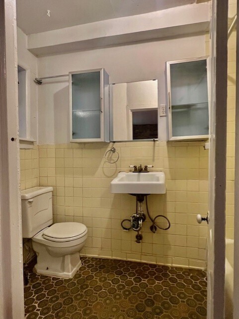 1 bed, 1 bath, $3,300, Unit 1