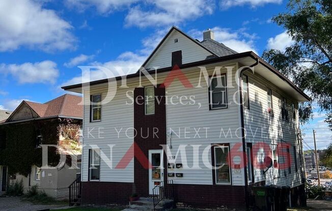 Upper Level 2BR/1BA in Downtown Sioux Falls