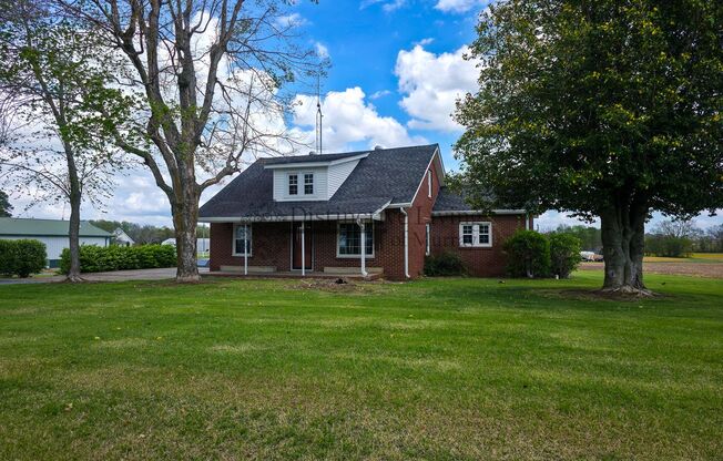 Attention Front Porch Sittin' Lovers- 2 bed 1 bath house in the country in Hazel