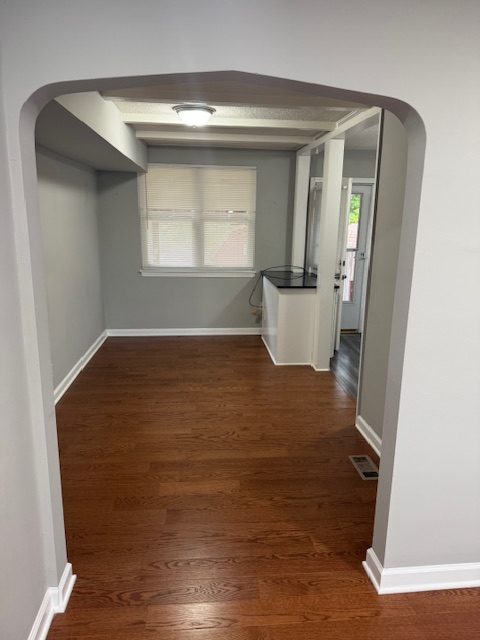 303 ENDSLEIGH AVE