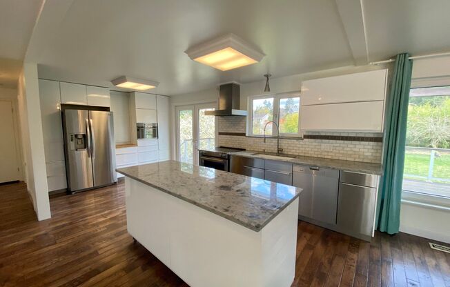 3 beds, 3 baths, $4,100