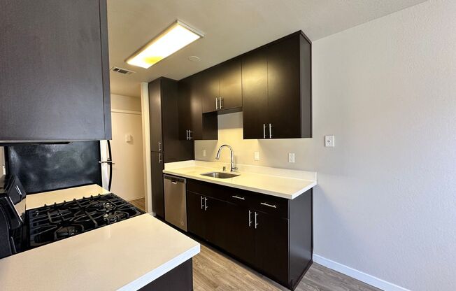 2 beds, 2 baths, 946 sqft, $1,950, Unit 102