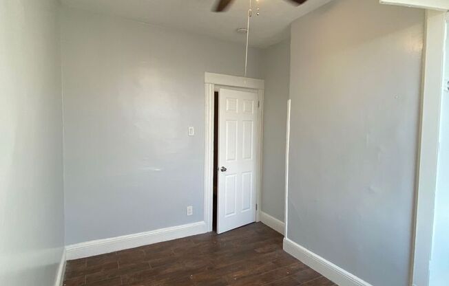 2 beds, 1 bath, $2,050, Unit D4