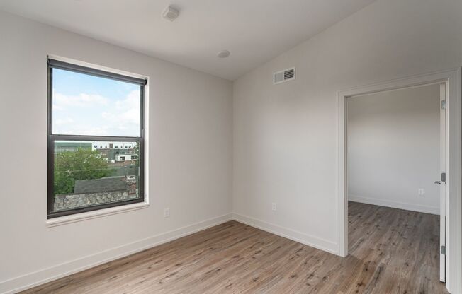 2 beds, 1 bath, $1,800, Unit 1050 N 4th St. Apt. 421