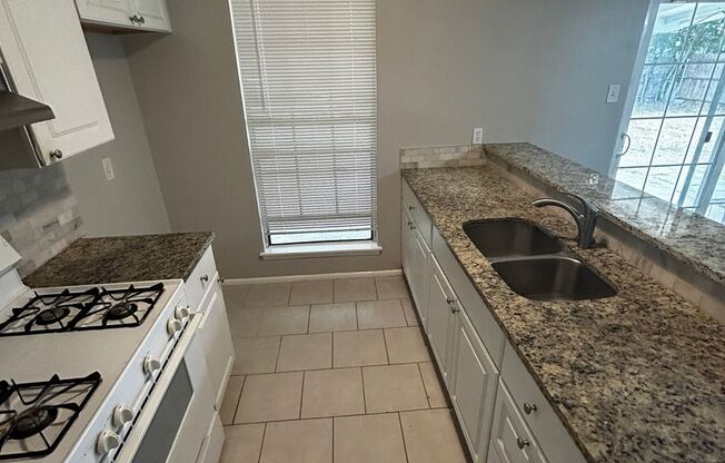 Eisenhauer and Rittman area cute House for Rent