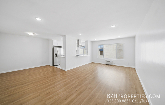 1039 N HARPER AVE
