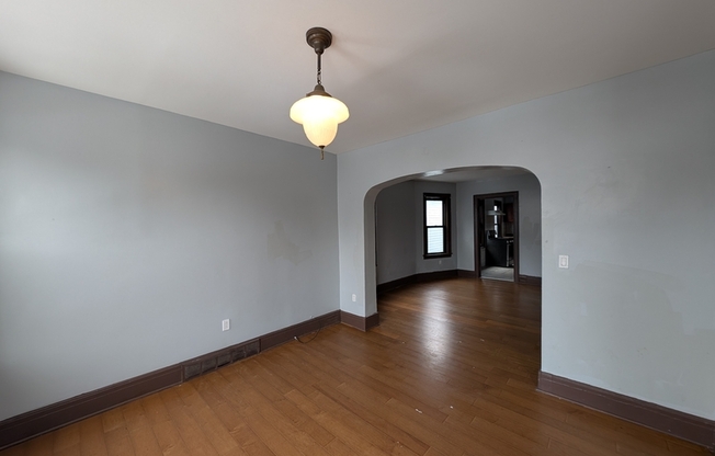 408 KOONS AVE
