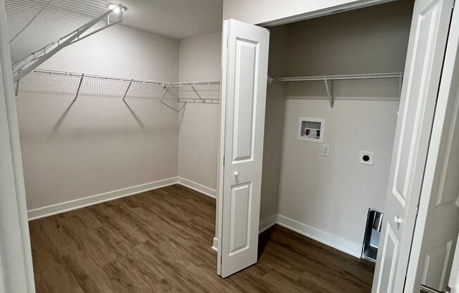 2 beds, 1 bath, 850 sqft, $1,600, Unit 8487 - B12