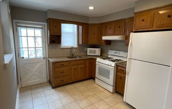 3 beds, 1 bath, $1,795