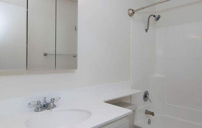 1 bed, 1 bath, 690 sqft, $2,175, Unit 009