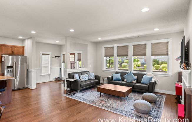 Gorgeous Corner-Lot Home | 4 BD | 2.5 BA | Single-Family Home in Bethany Creek Falls | Gym & Pool Access!