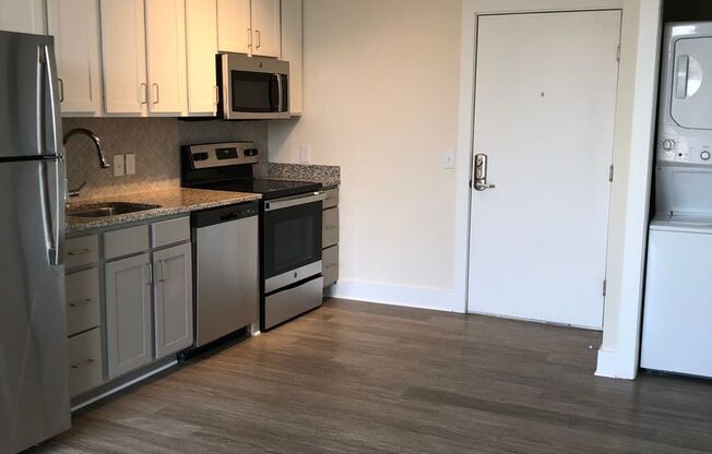 2 beds, 2 baths, 600 sqft, $1,599