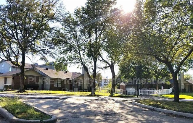 814 CASTLEGLEN DR