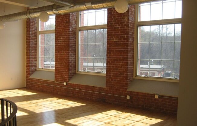 Studio, 1 bath, 1,287 sqft, $2,274, Unit 132